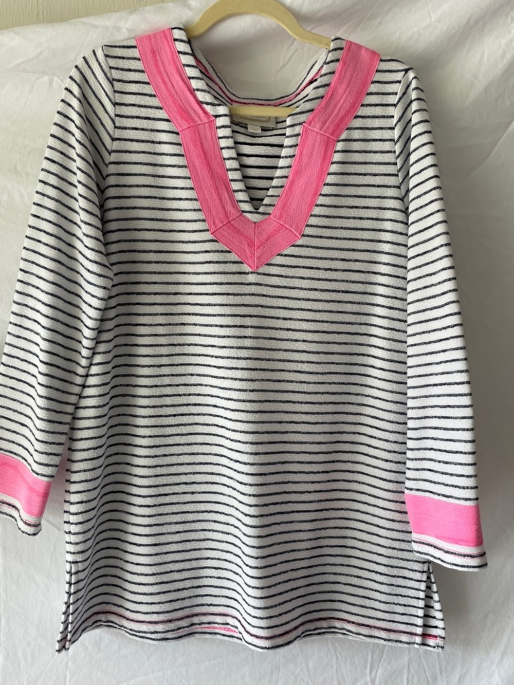 Sail to Sable V Neck Striped Tunic with Pink Sun washed Trim Sz L